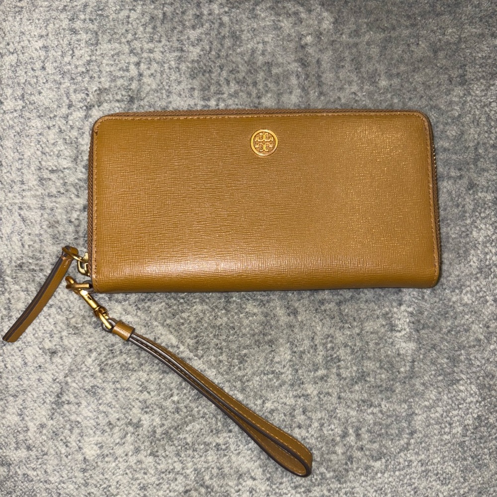Tory Burch wallet